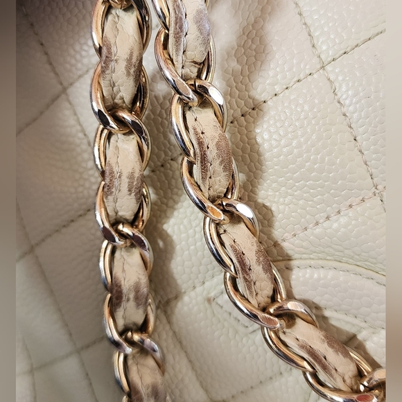 SOLD - Used Chanel Ivory Quilted Shoulder Bag with Gold Hardware - Picture 11 of 13